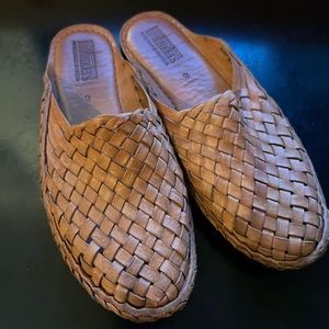 Woven Slides for the Beach